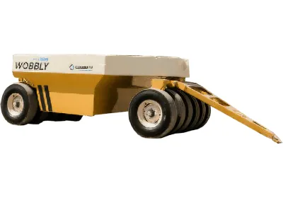 Tow-behind compactor smoothing soil or asphalt surfaces